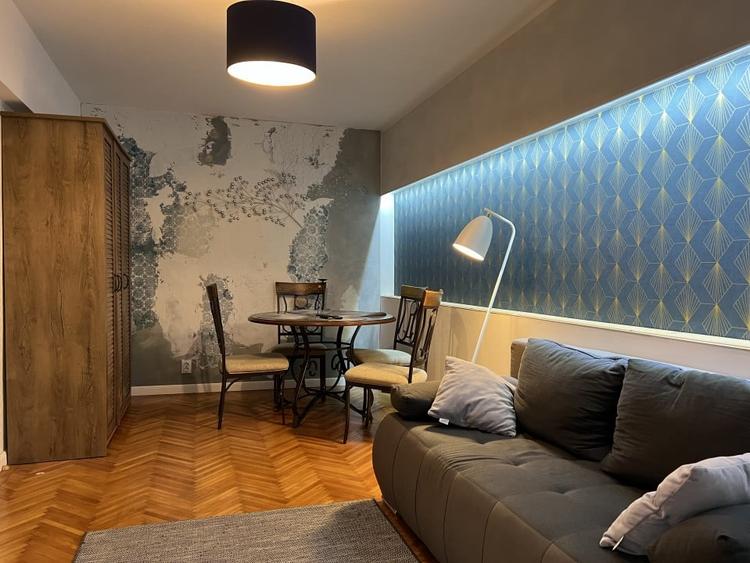 Apartament cu 2 camere decomandat, mobilat în Central