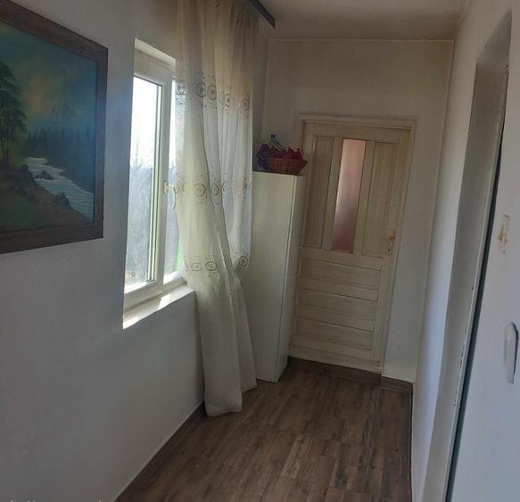 Casa la strada principala, in zona de deal 25 min de Severin, - 1