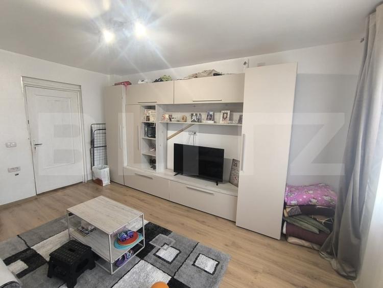 Apartament cu 4 camere decomandat, mobilat în Feldioara