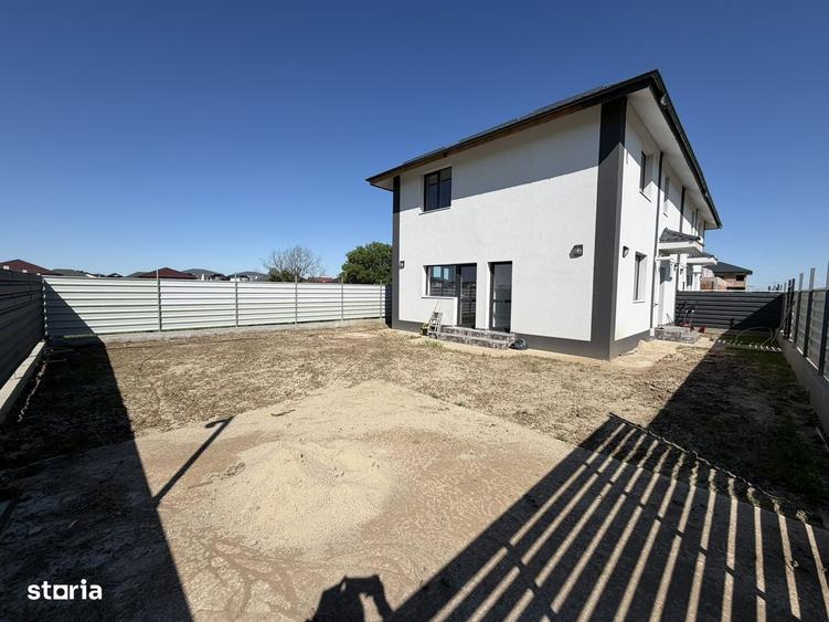 Casă cu 4 camere cu Teren 260 Mp în Clinceni