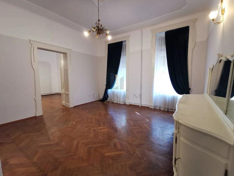 Apartament cu 4 camere în Central