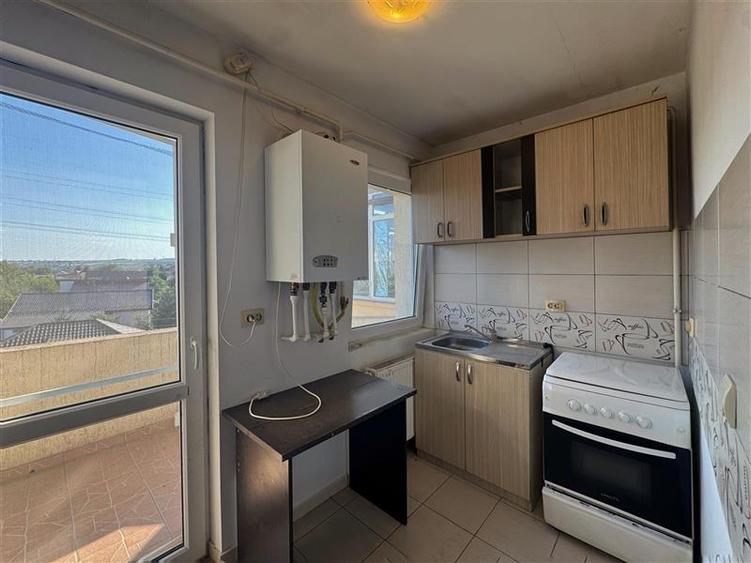 Apartament cu 2 camere decomandat, mobilat în Aeroport
