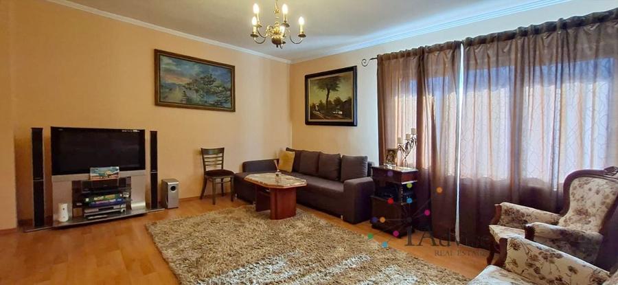 Casă individuală cu 3 camere cu Canalizare în Central