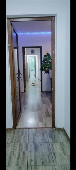 Apartament cu 4 camere semidecomandat, mobilat în Hipodrom