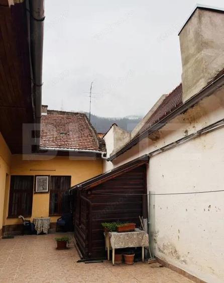 Garsoniera spa?ioasa, tip duplex, in centrul istoric al Bra?ovului - 12