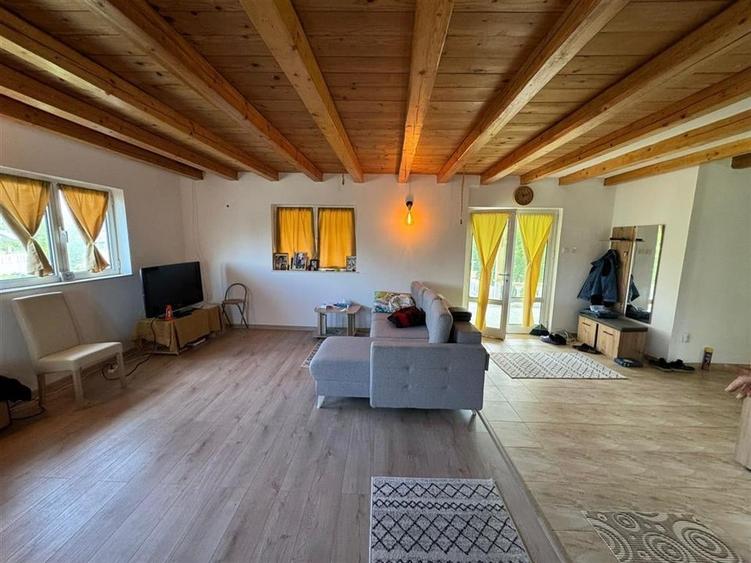 Casă individuală cu 3 camere cu Teren 1020 Mp în Vadu Roșca