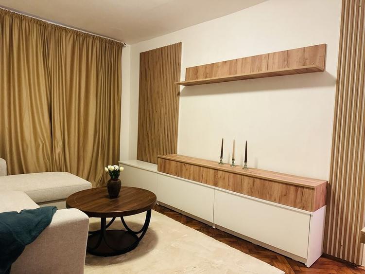 Apartament cu 3 camere decomandat în Dacia