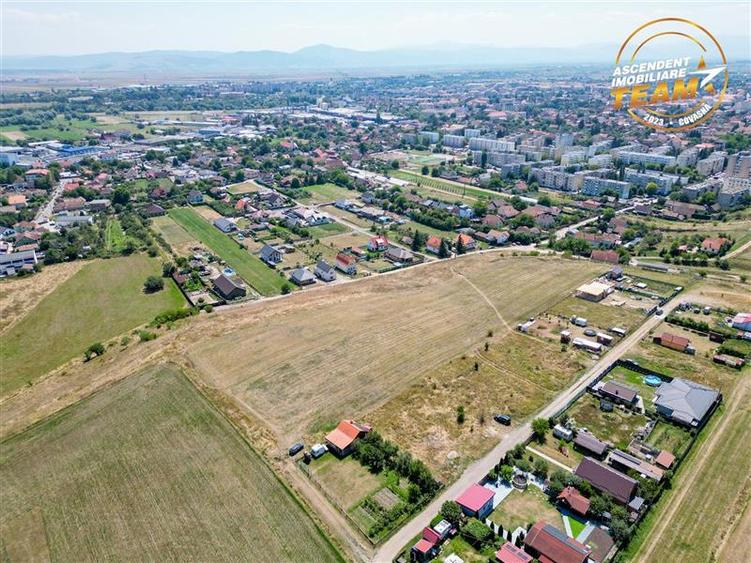 Teren Construcții extravilan de 5300 mp, în Exterior Est