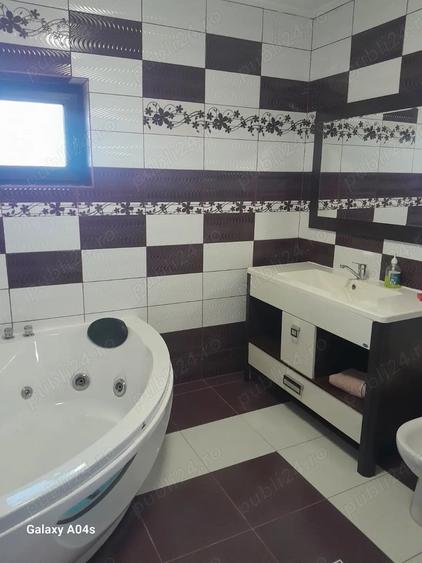 Casă cu 5 camere cu Teren 209 Mp în Central