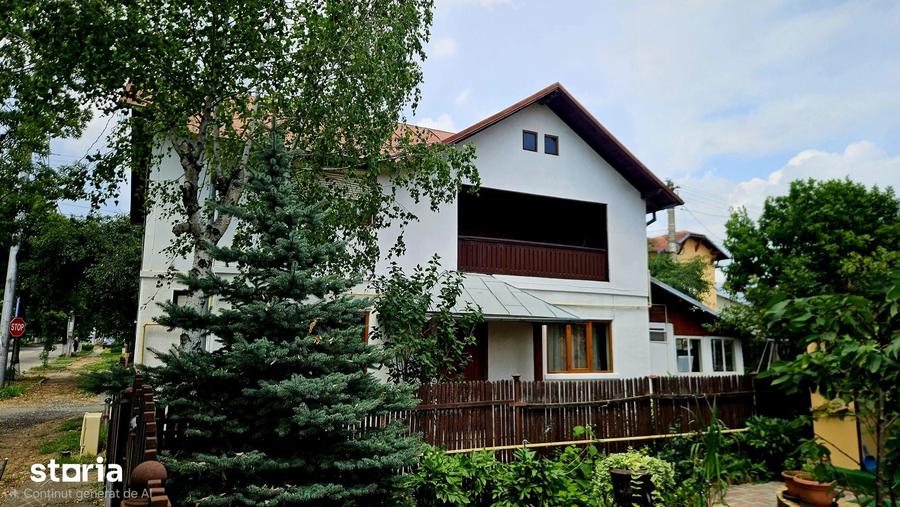 Casă cu 4 camere cu Teren 400 Mp în Central