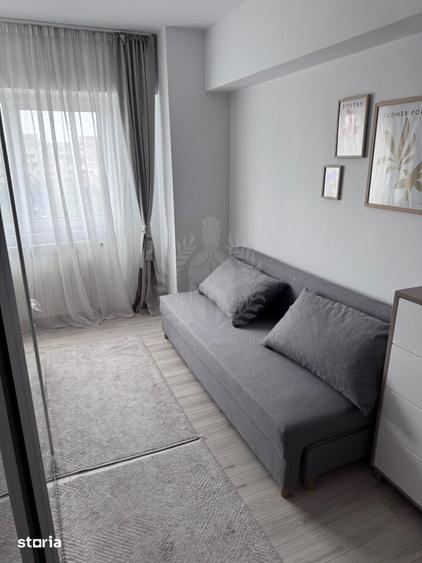 Apartament cu 3 camere, mobilat în Republicii