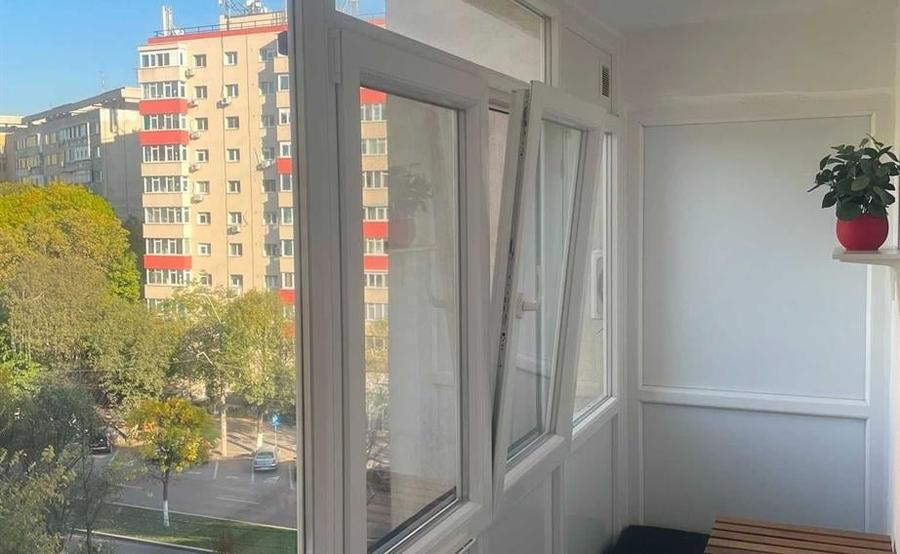 Apartament cu 3 camere decomandat în Olteniței