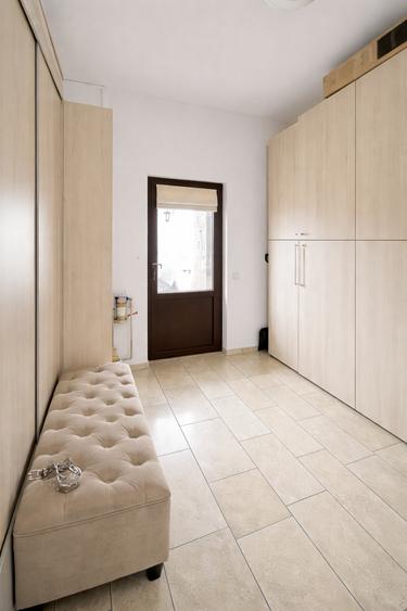 Apartament cu 3 camere decomandat, mobilat în Bragadiru