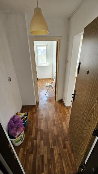 Apartament cu 2 camere semidecomandat în Giurgiului