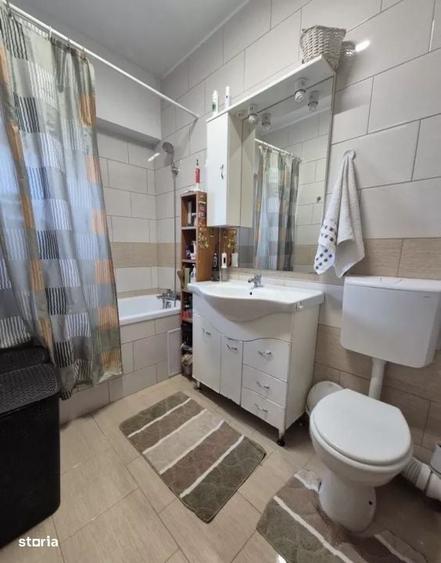 Apartament cu 3 camere decomandat în Ciupercenii Noi