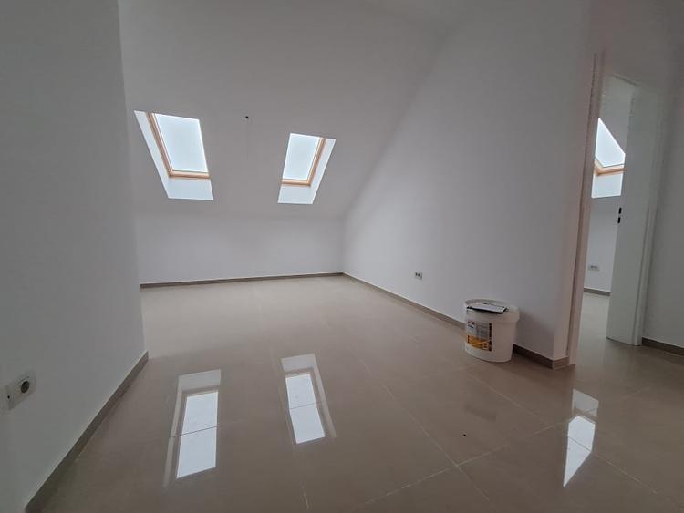 Apartament cu 3 camere decomandat în Chișoda