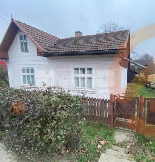 Casă individuală cu 3 camere cu Canalizare în Central
