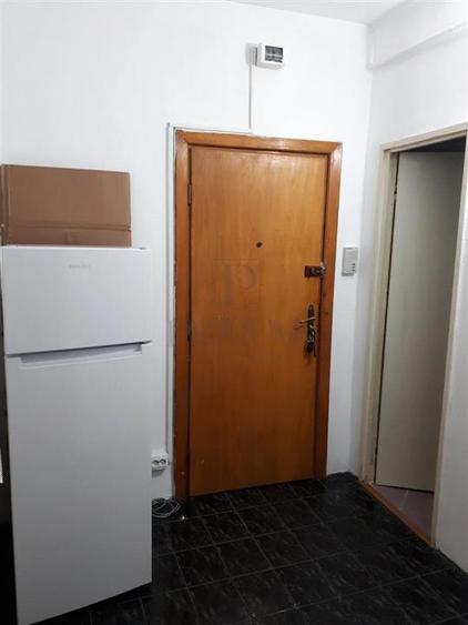 Garsonieră semidecomandată, mobilată în Complex Studențesc