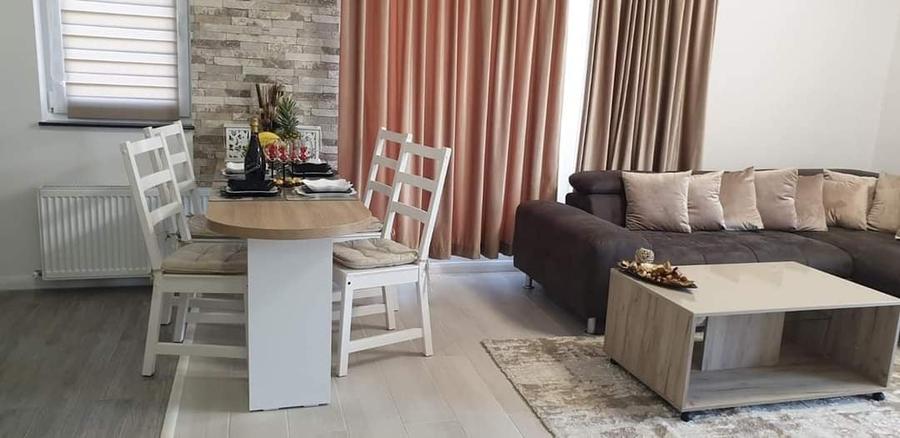 Apartament cu 2 camere decomandat, mobilat în Est