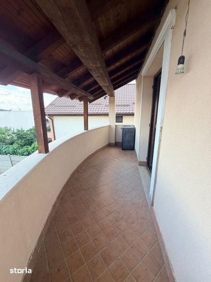 Casă cu 6 camere cu Teren 600 Mp în Bordei