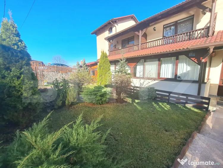 Casă cu 6 camere cu Teren 330 Mp în Central