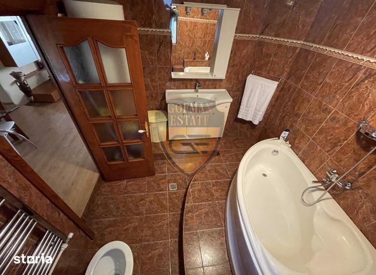 Apartament cu 3 camere, mobilat în Sud