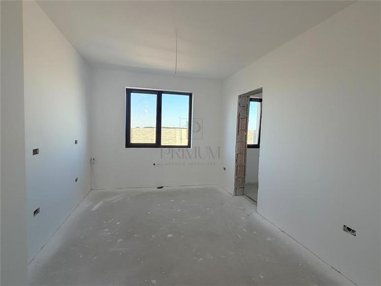 Duplex cu 4 camere cu Canalizare în Moșnița Veche