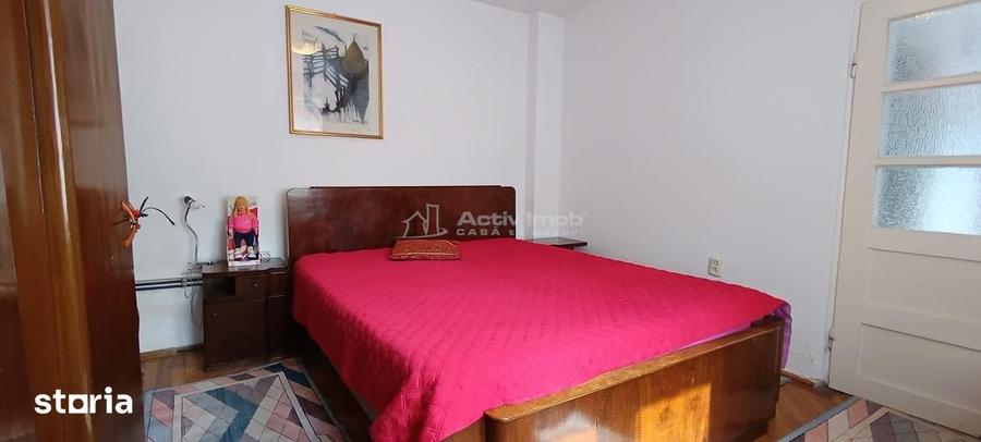 Casă cu 8 camere cu Teren 232 Mp în Ferentari