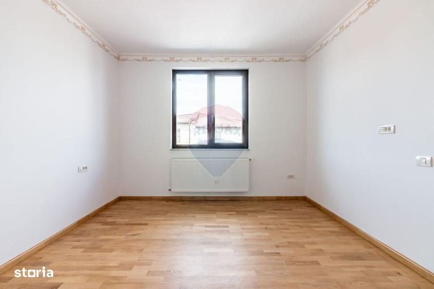 Casă cu 4 camere cu Teren 348 Mp în Central