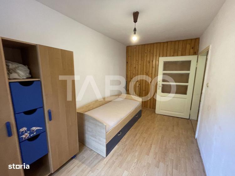 Apartament cu 3 camere decomandat, mobilat în Sub Arini