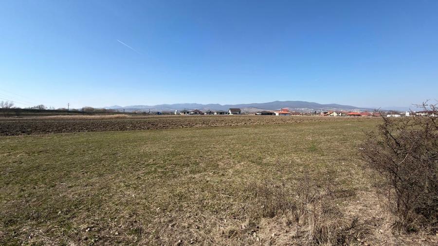 Teren de 511 mp, în Partoș