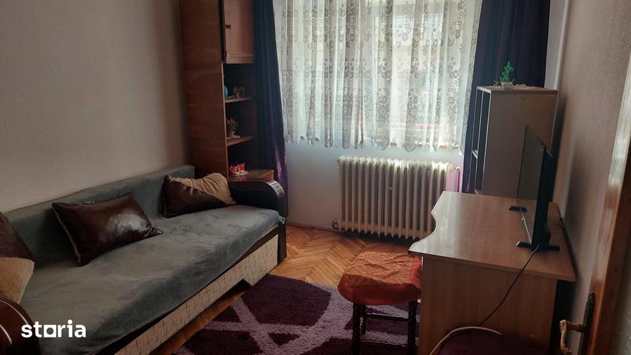 Apartament cu 3 camere decomandat în Ștrand