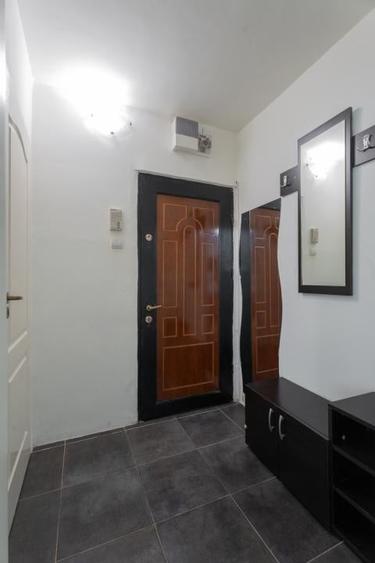 Apartament cu 2 camere decomandat, mobilat în Podu Roș