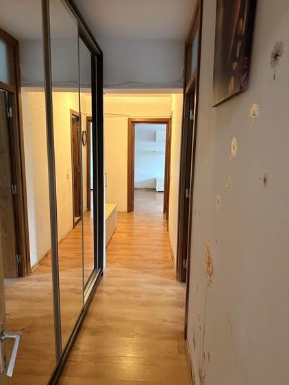 Apartament cu 2 camere decomandat în Titan