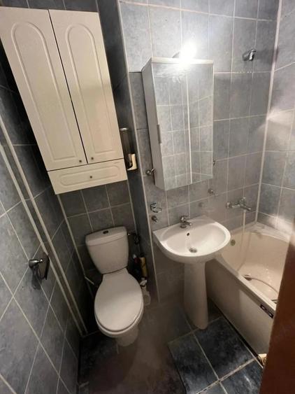 Apartament cu 3 camere semidecomandat în Odobescu
