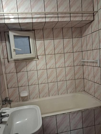 Apartament cu 3 camere decomandat în Titulescu