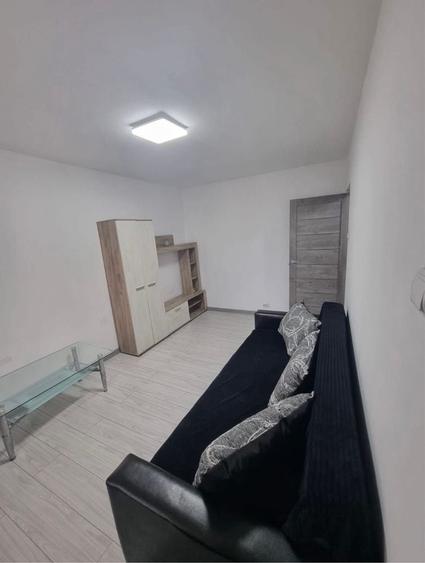 Garsonieră semidecomandată în Craiovița Nouă