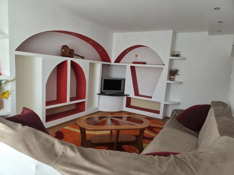 Apartament cu 3 camere decomandat în Steaua