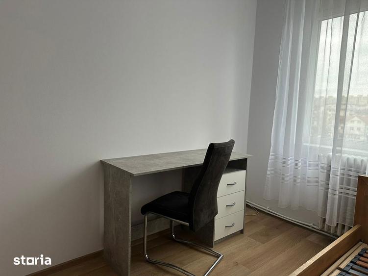 Apartament cu 3 camere, mobilat în Podu Roș
