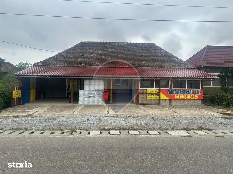Casă cu 4 camere cu Teren 2442 Mp în Căpâlna