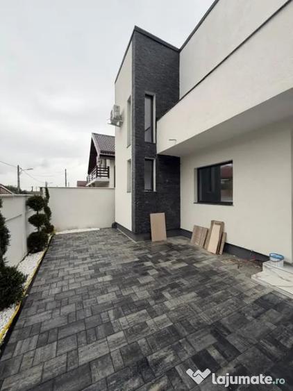 Casă cu 3 camere cu Teren 370 Mp în Central