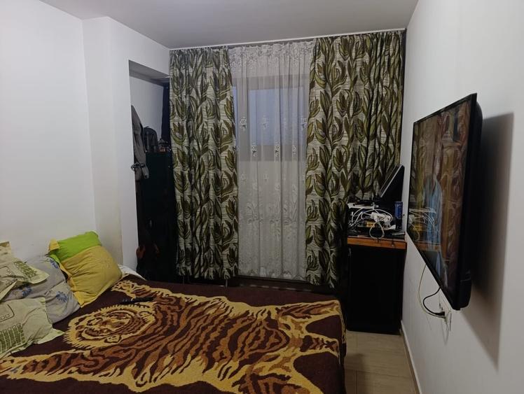 Apartament cu 4 camere semidecomandat în Central