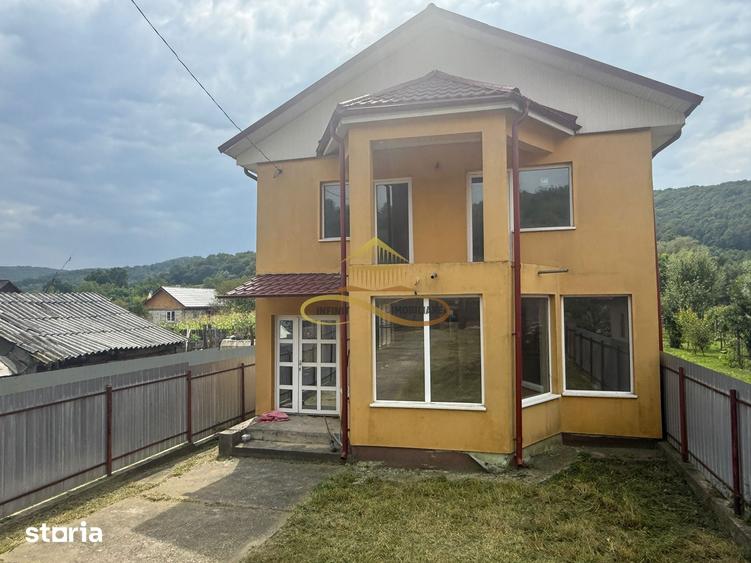 Casă cu 5 camere cu Teren 757 Mp în Mărgineni