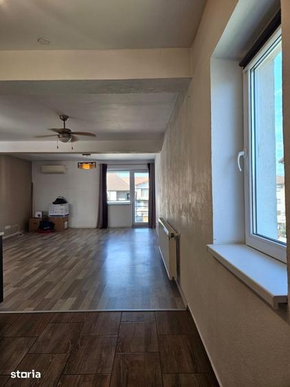 Apartament cu 3 camere decomandat în Sud