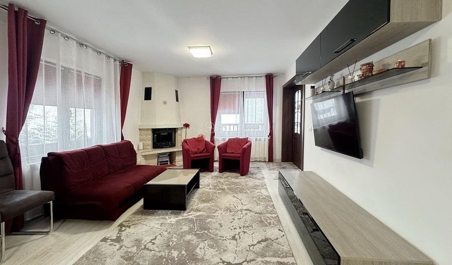Casă individuală cu 9 camere cu Canalizare în Bran