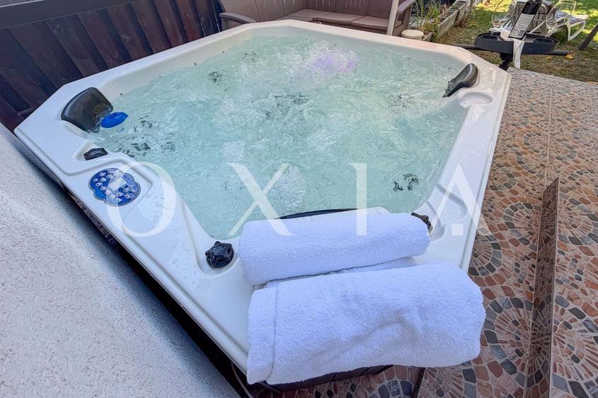 Casă individuală cu 5 camere cu Canalizare în Dumbrăvița