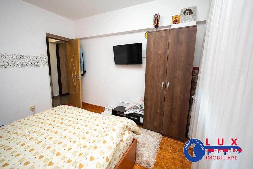 Apartament cu 4 camere decomandat în Babadag