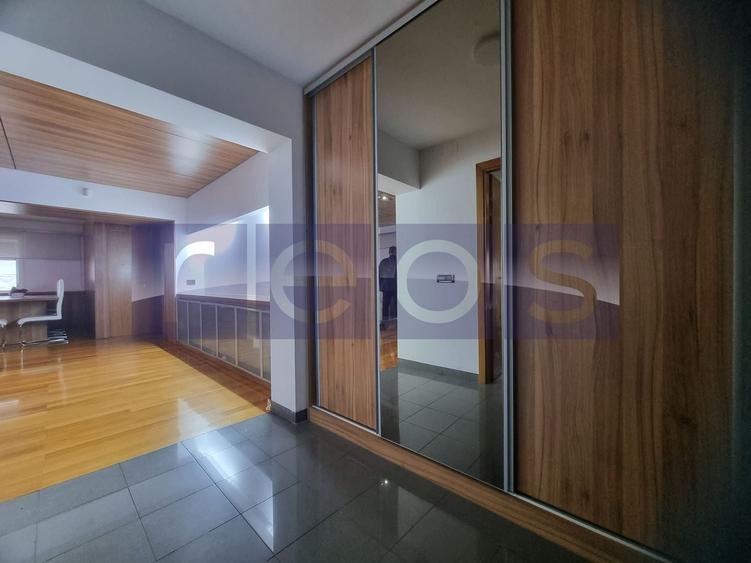 Apartament cu 3 camere semidecomandat, mobilat în Vitan