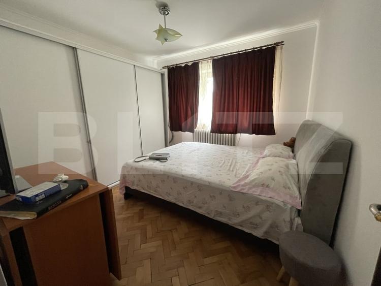 Apartament cu 3 camere decomandat, mobilat în Sud