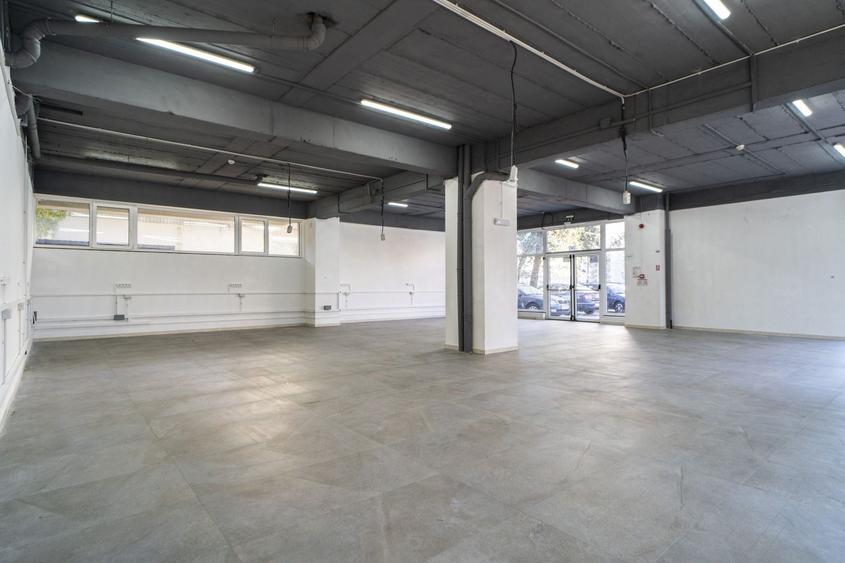 Spațiu comercial, de 280 mp, în Militari